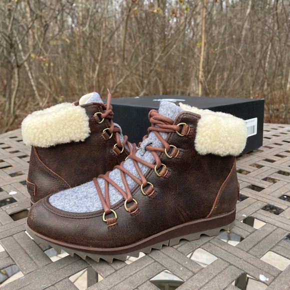 SOREL HARLOW LACE COZY 7 Women's Outdoor Boots Brown Leather Waterproof New - Picture 1 of 10